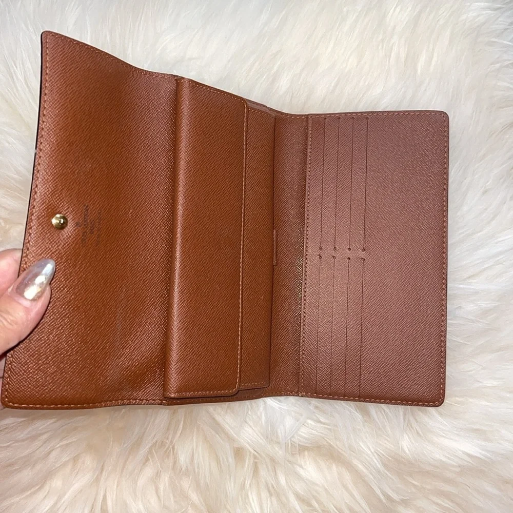 Like New Louis Vuitton Monogram Pattern Leather Continental Wallet. - Picture 10 of 14